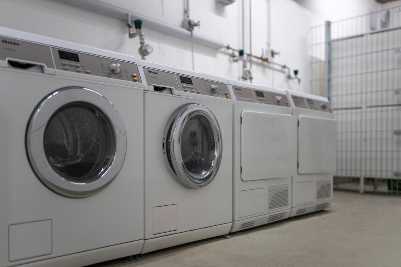 Hostel MHG Zewnętrze zdjęcie Commercial laundry