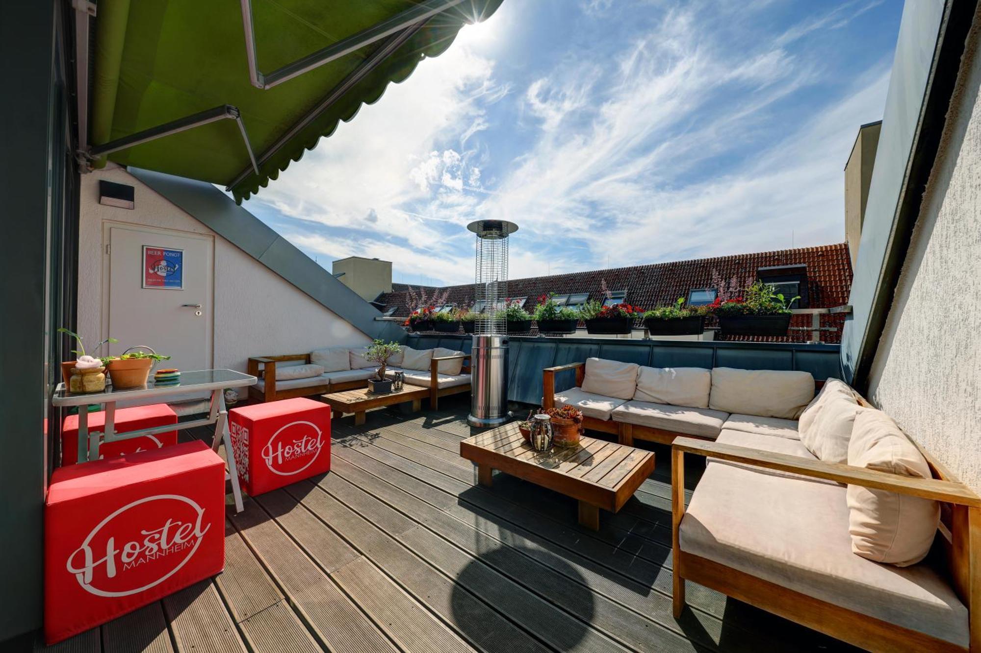 Hostel MHG Zewnętrze zdjęcie Rooftop terrace